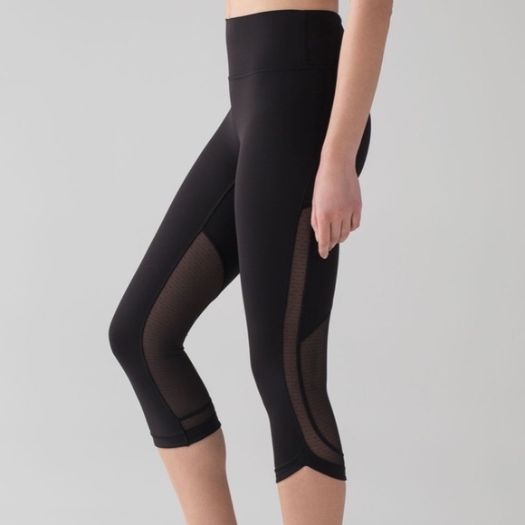 Lululemon Revitalize Crop - Picture 1 of 7